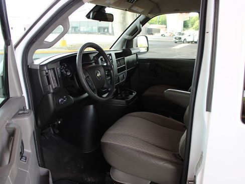 Used 2020 Chevrolet Express 3500 LT w/ LT Preferred Equipment Group RWD image 15