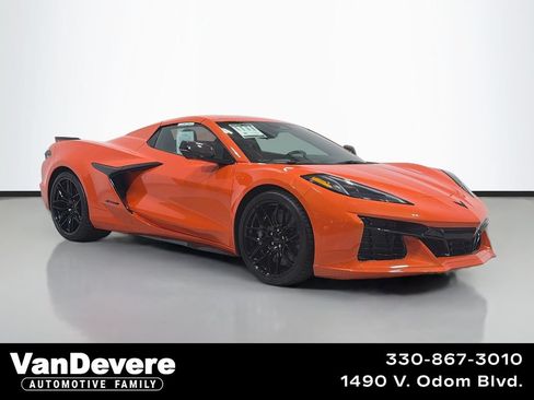 Used 2025 Chevrolet Corvette Z06 RWD image 1