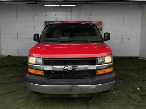 Used 2015 Chevrolet Express 3500 LS w/ Chrome Appearance Package image 8