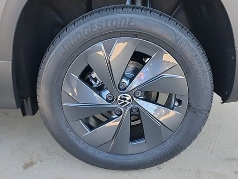 New 2026 Volkswagen Taos S image 9