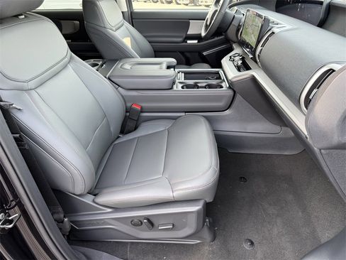 New 2025 Ford Expedition Active image 44