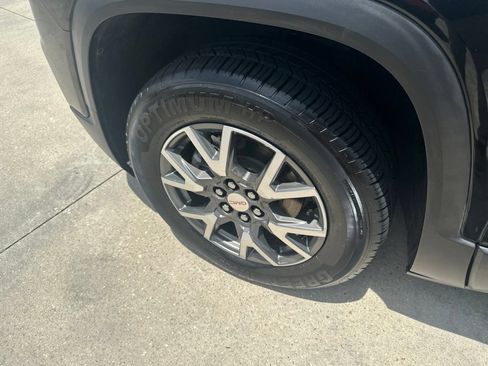 Used 2022 GMC Acadia SLE FWD image 40
