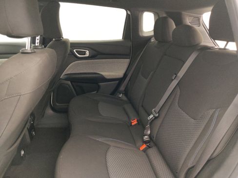 Used 2023 Jeep Compass Sport AWD/4WD image 18