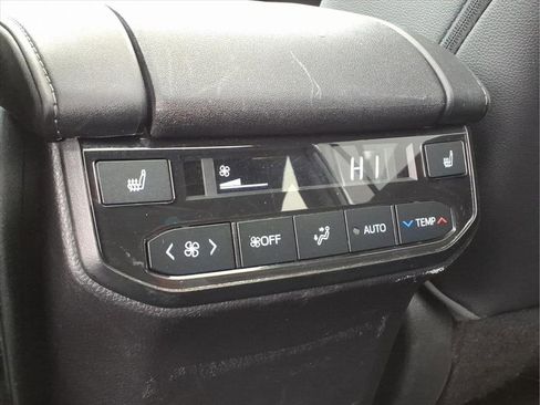Used 2020 Toyota Highlander Platinum image 24