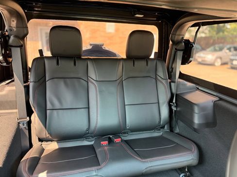 Used 2026 Jeep Wrangler Rubicon w/ Xtreme 35 Tire Package AWD/4WD image 28