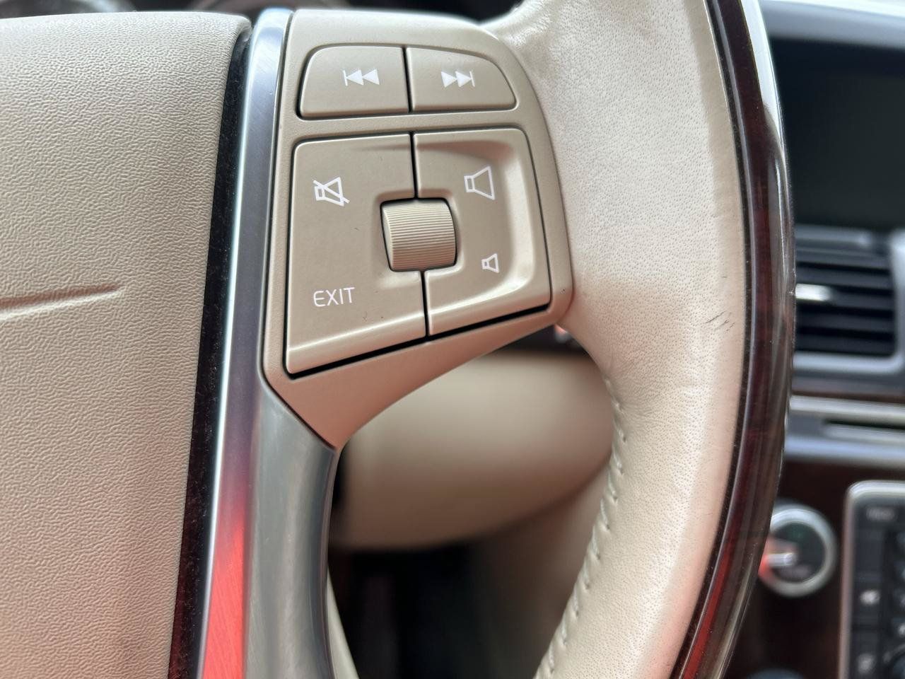 Used 2011 Volvo XC60 3.2 FWD image 21