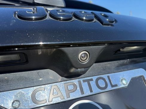 Used 2018 Jeep Compass Latitude w/ Popular Equipment Group image 11