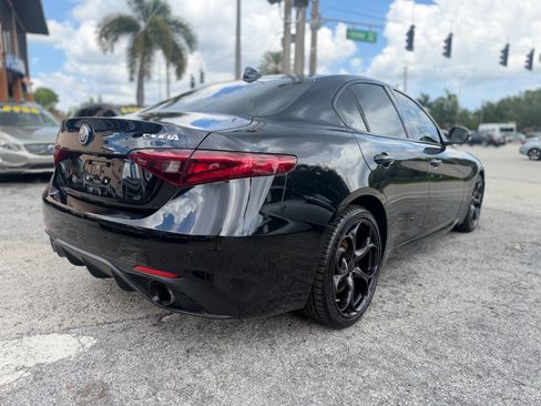 Used 2018 Alfa Romeo Giulia Ti Sport w/ Quick Order Package 22S Sport AWD/4WD image 5
