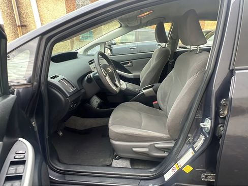 Used 2014 Toyota Prius One image 25