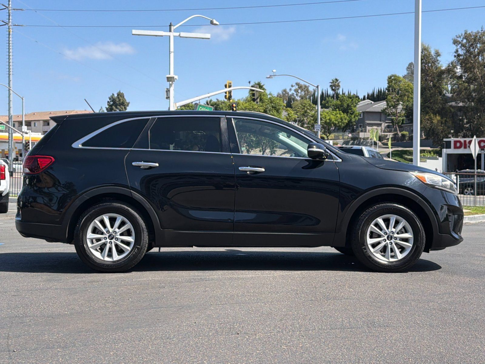 Used 2019 Kia Sorento L FWD image 6