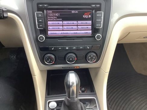 Used 2015 Volkswagen Passat 1.8T Limited Edition image 29