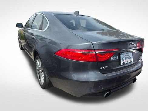 Used 2017 Jaguar XF Prestige AWD/4WD image 4