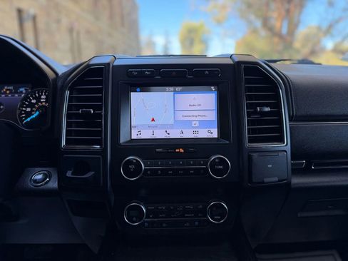 Used 2019 Ford Expedition Limited image 24