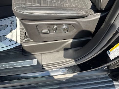 Used 2025 Cadillac Escalade V w/ LPO, Floor Liner Package AWD/4WD image 19