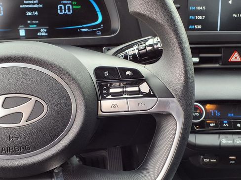 Used 2025 Hyundai Elantra Hybrid FWD image 7