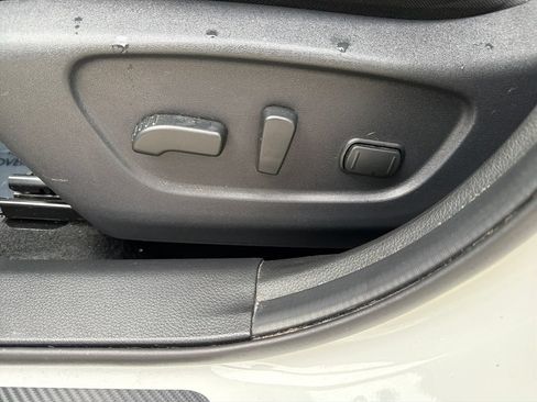 Used 2020 Nissan Rogue SV FWD image 16