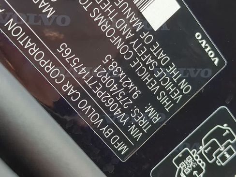 Certified 2026 Volvo XC90 B6 Plus AWD/4WD image 33