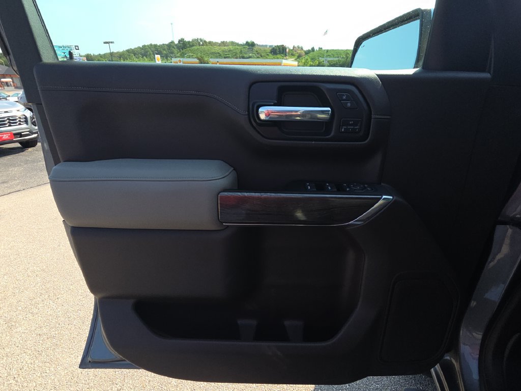 Used 2021 Chevrolet Silverado 1500 LTZ w/ Z71 Off-Road Package AWD/4WD image 13