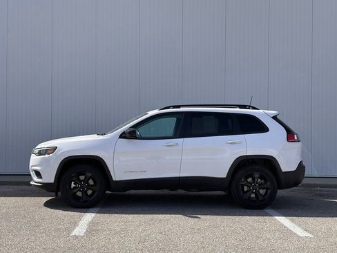 Used 2022 Jeep Cherokee Limited w/ Mopar Interior Package image 2