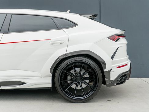 Used 2021 Lamborghini Urus AWD/4WD image 19