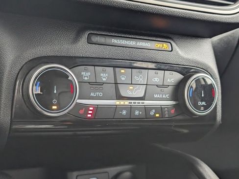 Used 2022 Ford Escape SEL image 16