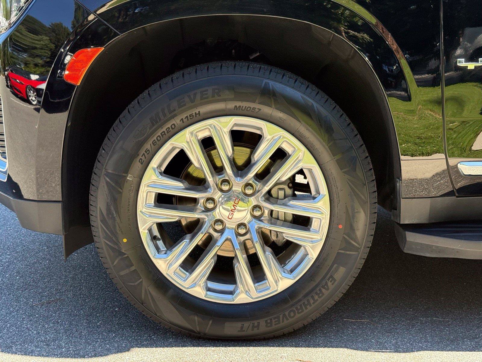 Used 2023 GMC Yukon SLT w/ SLT Premium Package RWD image 18