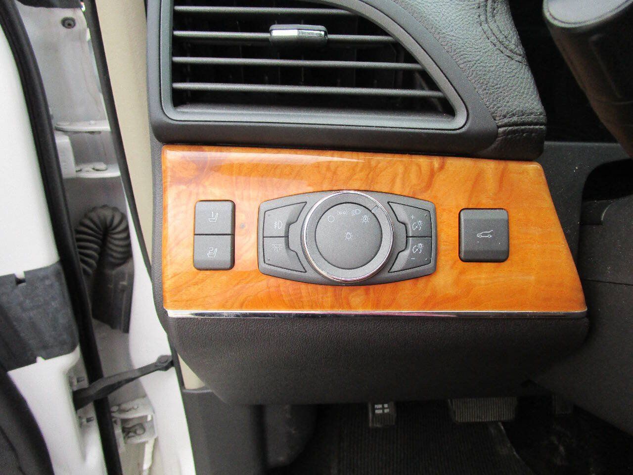 Used 2015 Lincoln MKX AWD w/ Equipment Group 102A image 13