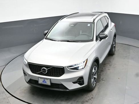Used 2023 Volvo XC40 B5 Plus w/ Driver Assist Package image 46