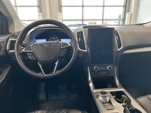 Used 2024 Ford Edge Titanium AWD/4WD image 16