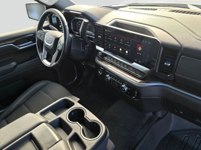 Used 2022 GMC Sierra 1500 SLE w/ X31 Off-Road Package AWD/4WD image 10