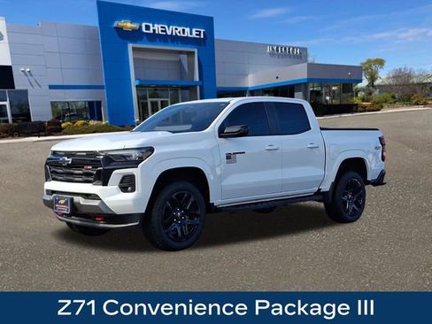 Used 2025 Chevrolet Colorado Z71 w/ Z71 Convenience Package 2 image 4
