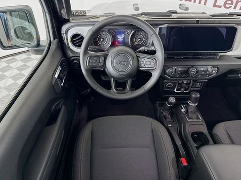 Used 2026 Jeep Wrangler Unlimited Sport AWD/4WD image 19
