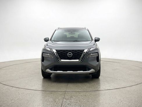Used 2025 Nissan Rogue SV AWD/4WD image 2
