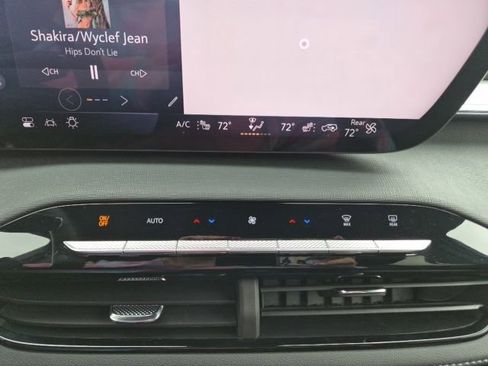 Used 2025 Buick Enclave Preferred w/ LPO, Floor Liner Package image 33