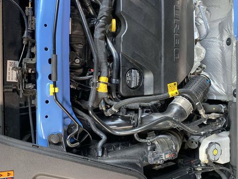 Used 2024 Chevrolet Trax RS w/ Sunroof Package FWD image 9