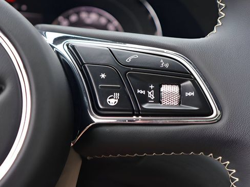 Used 2025 Bentley Bentayga Extended Wheelbase AWD/4WD image 27