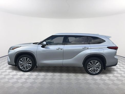 Used 2023 Toyota Highlander Platinum AWD/4WD image 14