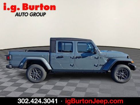 New 2026 Jeep Gladiator Sport image 5