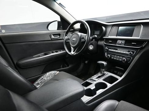 Used 2018 Kia Optima S FWD image 17