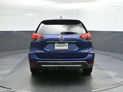 Used 2017 Nissan Rogue SV AWD/4WD image 5