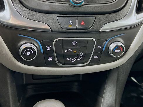 Used 2022 Chevrolet Equinox LS w/ LS Convenience Package image 15