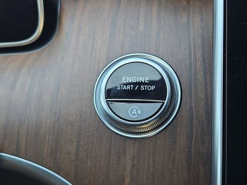 Used 2024 Mercedes-Benz C 300 4MATIC Sedan image 12