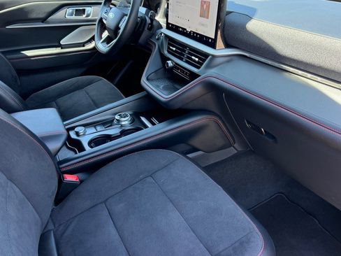 Certified 2025 Ford Explorer ST AWD/4WD image 18