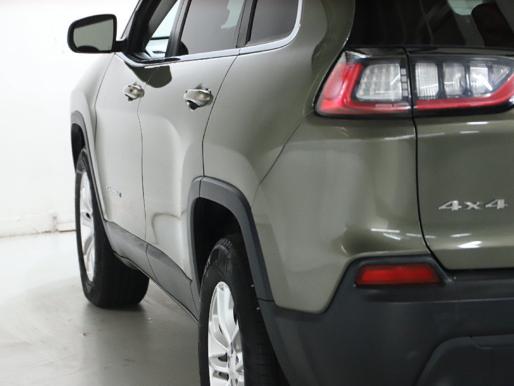 Used 2019 Jeep Cherokee Latitude w/ Popular Appearance Group AWD/4WD image 40
