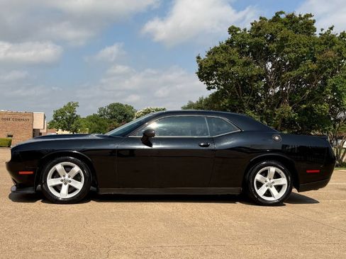 Used 2021 Dodge Challenger GT RWD image 3