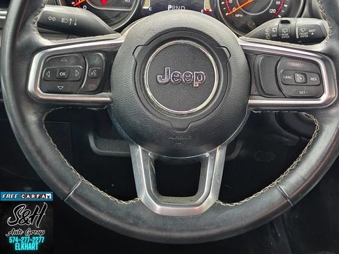 Used 2020 Jeep Wrangler Unlimited Sahara w/ Uconnect 4C Nav & Sound Group AWD/4WD image 5
