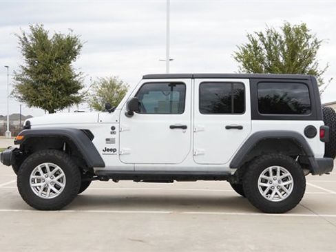 Used 2023 Jeep Wrangler Sport S image 4