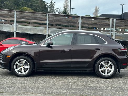 Used 2021 Porsche Macan Base image 7