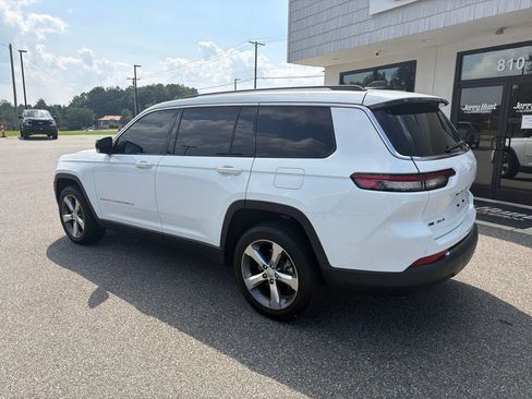 Used 2022 Jeep Grand Cherokee L Limited AWD/4WD image 7