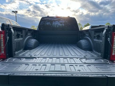 Used 2023 Ford F250 Lariat w/ Lariat Ultimate Package AWD/4WD image 19